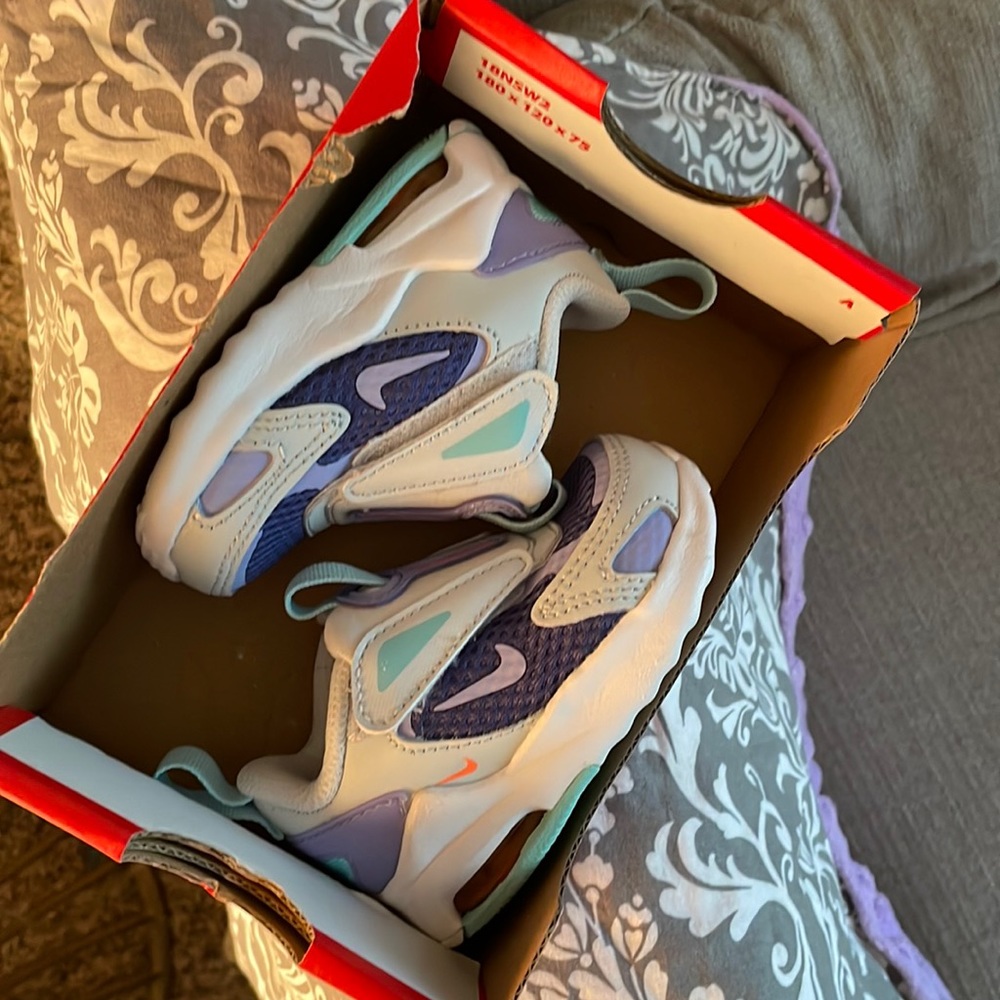 Brand New Baby Girl Nike Air Max Shoes 3C